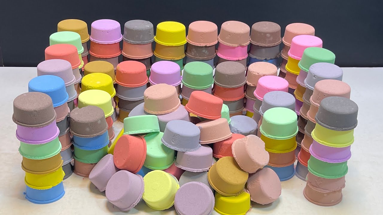 198 figures made of dark and light baking soda