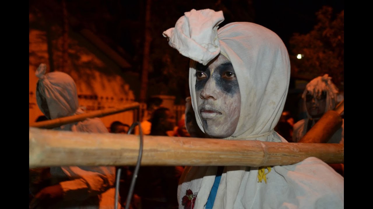 Seramnya Tongklek Hantu Pocong Di Kota Tuban YouTube