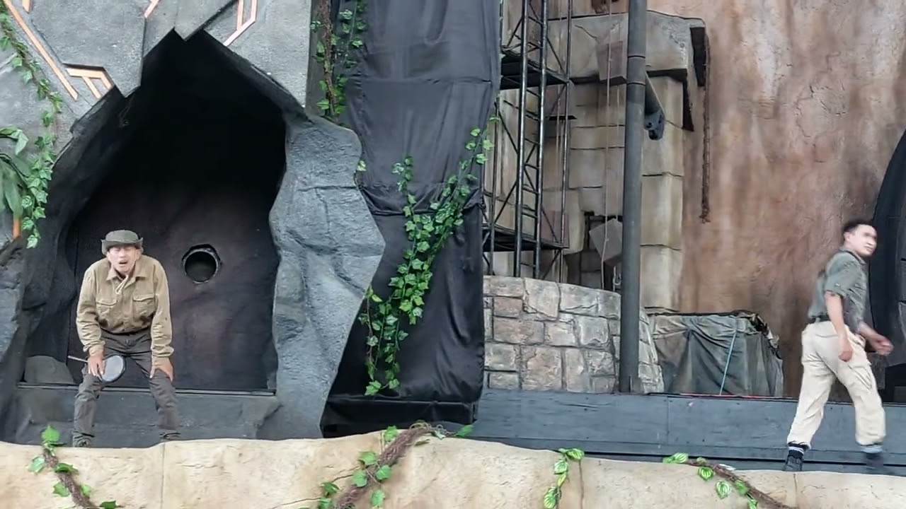 Pertunjukan Dino Land di Dufan #dufan #dufanancol #dinoland