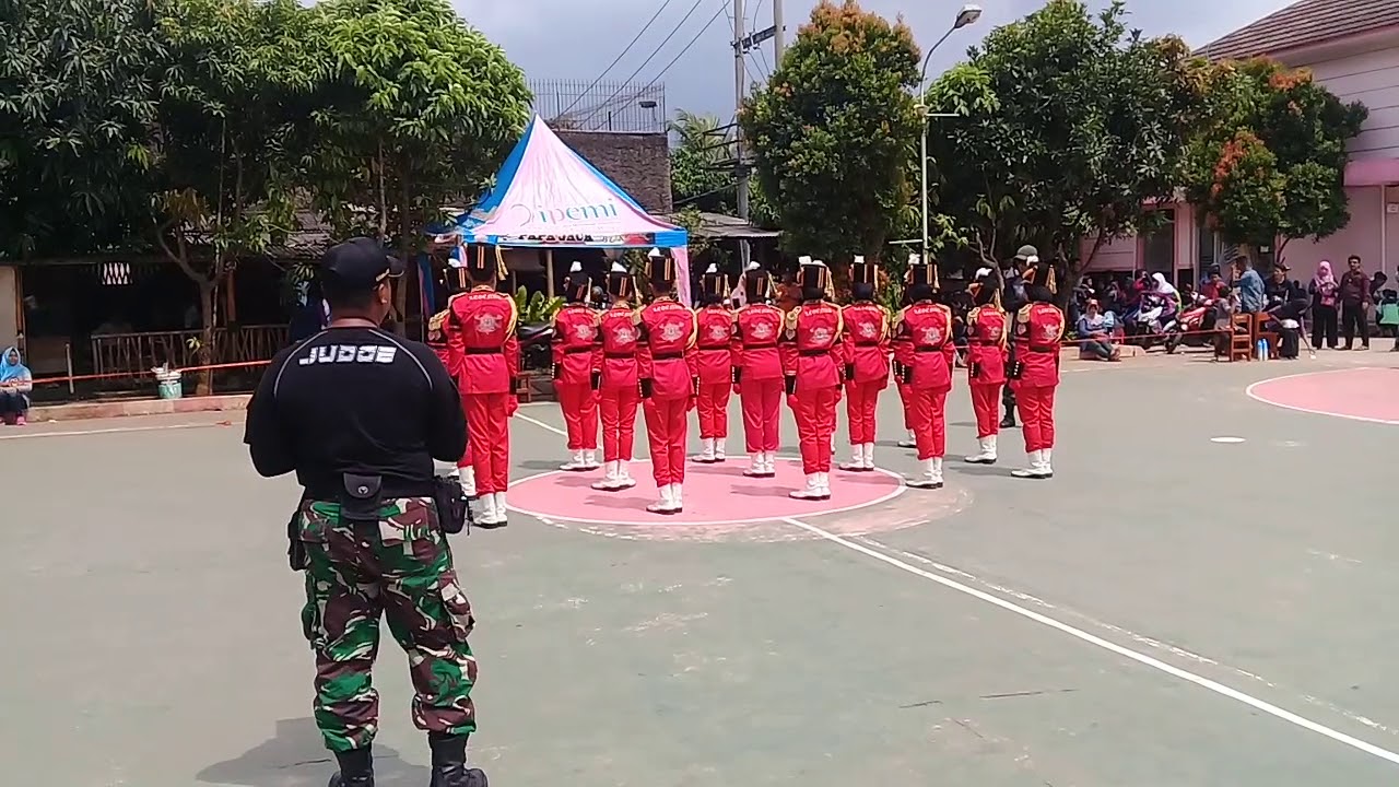 Paskibra SMP N 3 Karawang Barat - YouTube