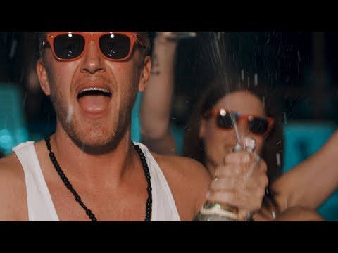 Belinda - die geilste Sau auf Tinder - Alarm (offizielles Video)