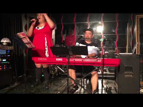 ミトカツユキ&NODOKA 照れ隠しのハイタッチ