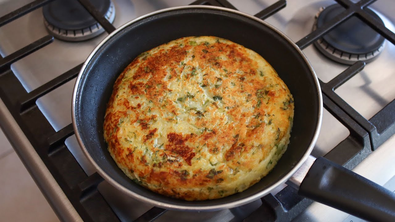 Receta de tortilla de papa rallada 🥔 ¡Rellena de queso crema! 🤤 YouTube