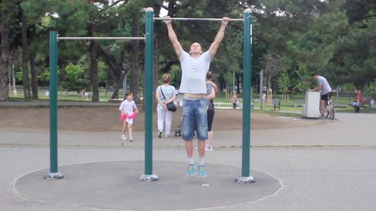 Идеальное подтягивание на перекладине.