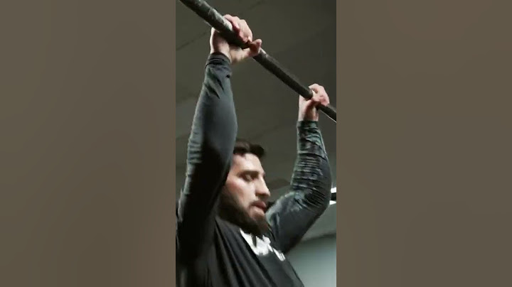 Ilia 'El matador' Topuria getting ready for training