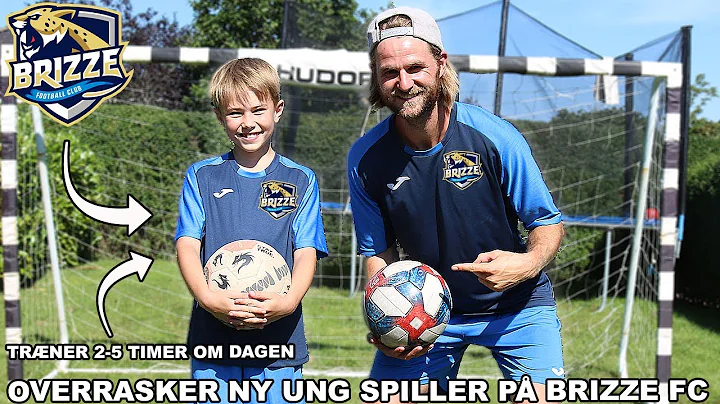 OVERRASKER MEGET UNG SPILLER P MIT FODBOLDHOLD! (B...