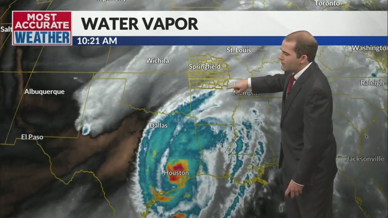 Beryl brings heavy rain to the Ozarks - YouTube