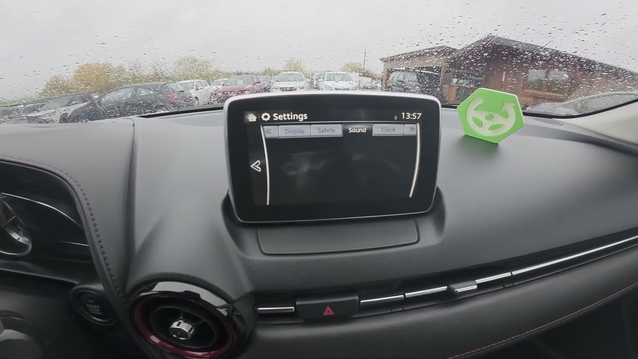 Mazda CX-3 (2015-2022) — как синхронизировать время с GPS