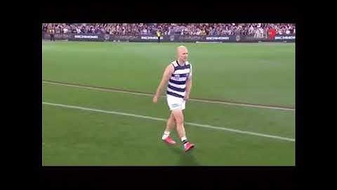 Gary Ablett walks off in his last game