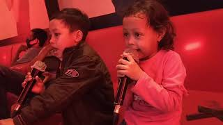karaoke pertama raziq dan shanum