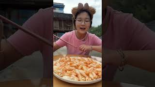 You can't use chopsticks, you have to use tongs 🥢➡️🛠🤣