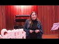 O poema ensina a cair | Raquel Marinho | TEDxCampoSantana