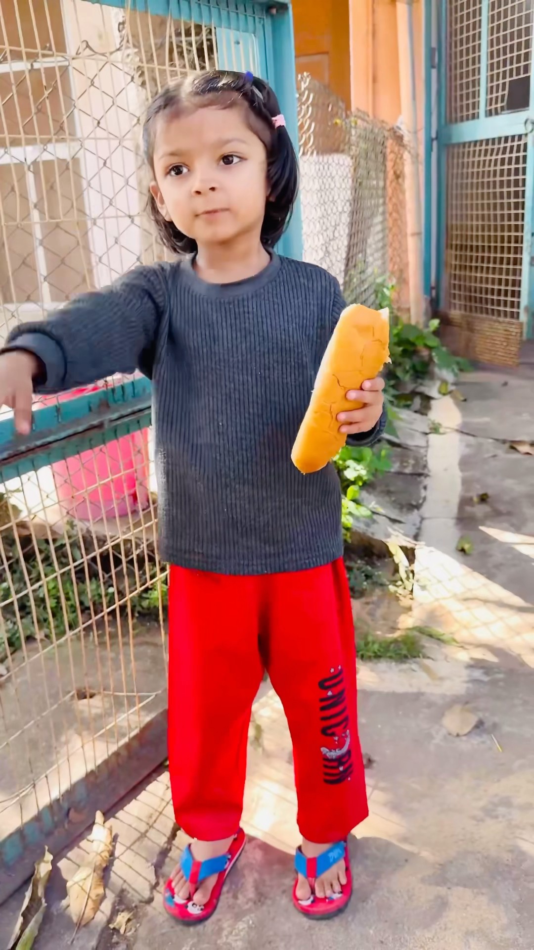 Tooktook garib ko khane ko deke ko liye ?