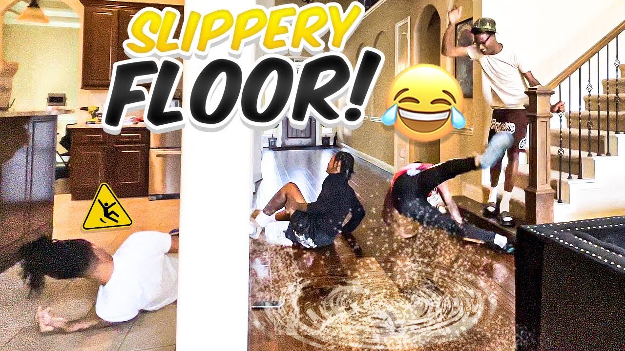 Шуточка над бандой на скользком полу! 😂🧼