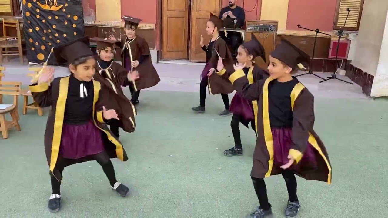 استعراض اغنية الو الو احنا هنا من حفل تخرج kg👩‍🎓🧑‍🎓