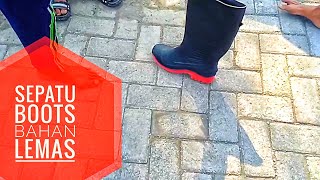 Download lagu New Era boots made of soft and flexible material