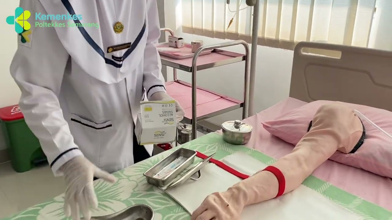 PEMASANGAN INFUS | KDKK