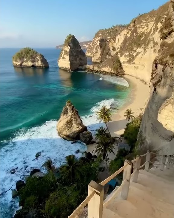 Story WA Pantai Nusa Oenida Bali