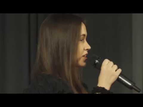 ЯНА ГАББАСОВА, СЕСТРА