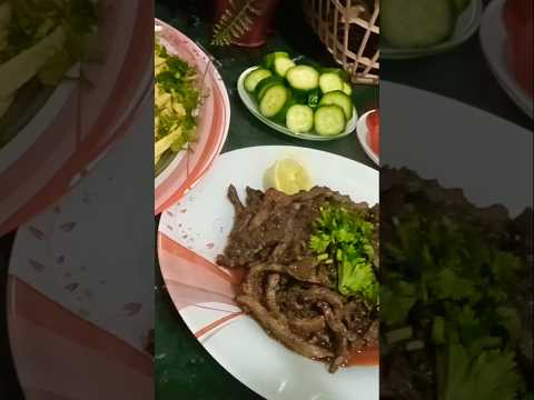 الكبده لذيذة الطعم والرائحة في حته تانيه متحطيش خل في تتبيلة الكبده