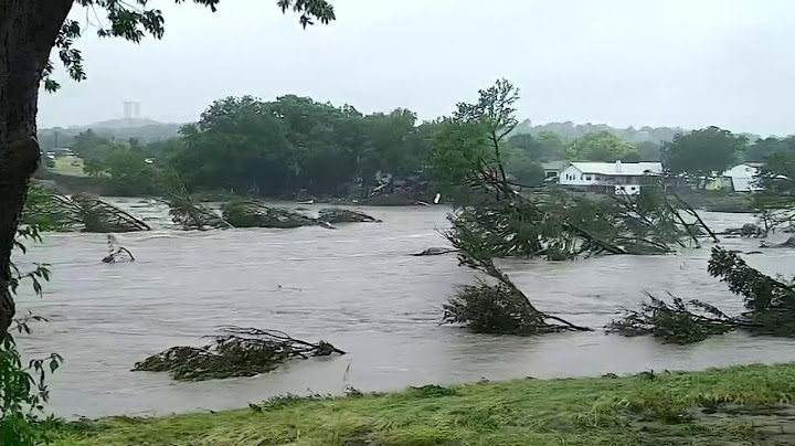 KSAT's Alex Gamez captures damage in Kerrville after severe flooding