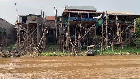 Kampong Khleang: Floating village in Tonle Sap Lake