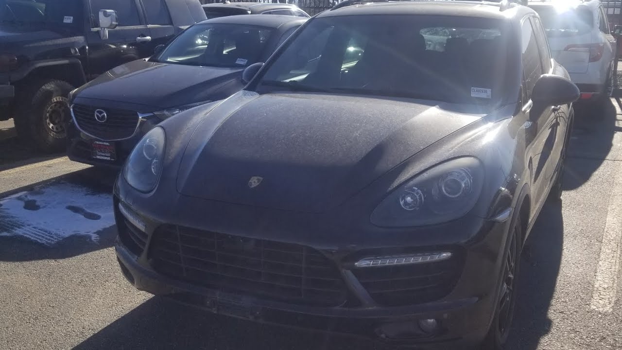 Запуск двигателя, выхлопная система и подробный обзор Porsche Cayenne Turbo 2012 года.