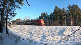 Тепловоз 2М62У-0352 с грузовым поездом на линии Владимир-Тумская (Судогодский р-н,Владимирcкая обл.)