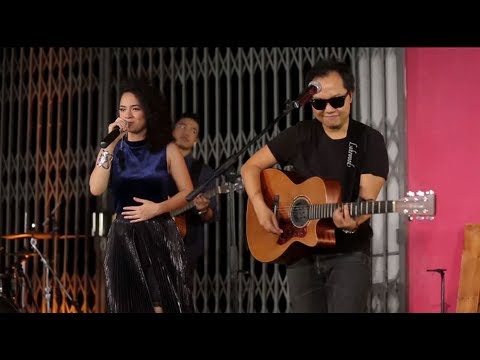 Wizzy  Sandhy Sondoro   Cinta Cinta Cinta Live at Music Everywhere  