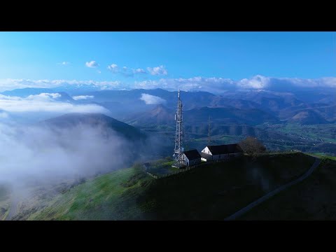 Vue sur les Pyrénées depuis la chapelle de La Madeleine - Tardets