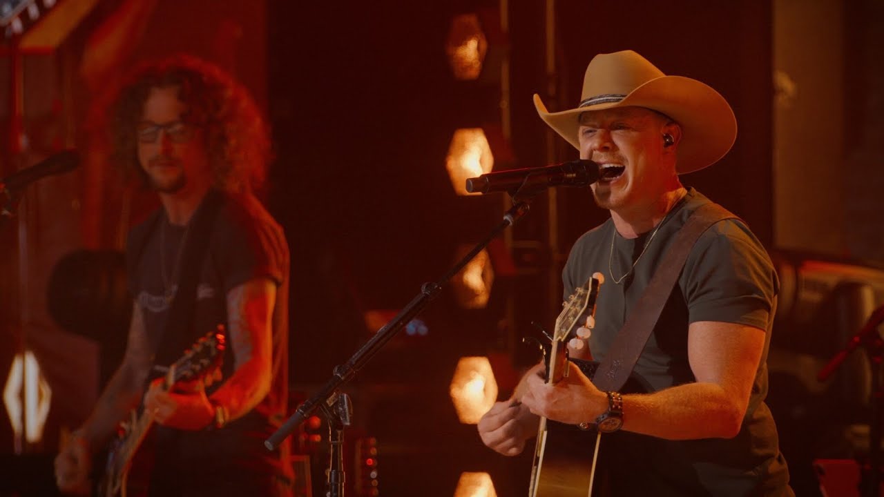 Adam Sanders Rocks 'The Road' Stage: From Covers to Heartfelt Originals!