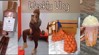 WEEKLY VLOG | SHOP WITH ME FOR A DIY PROJECT | NEW BUBBLE SLIDES | BROWN AESTHETIC OUTFIT & MORE