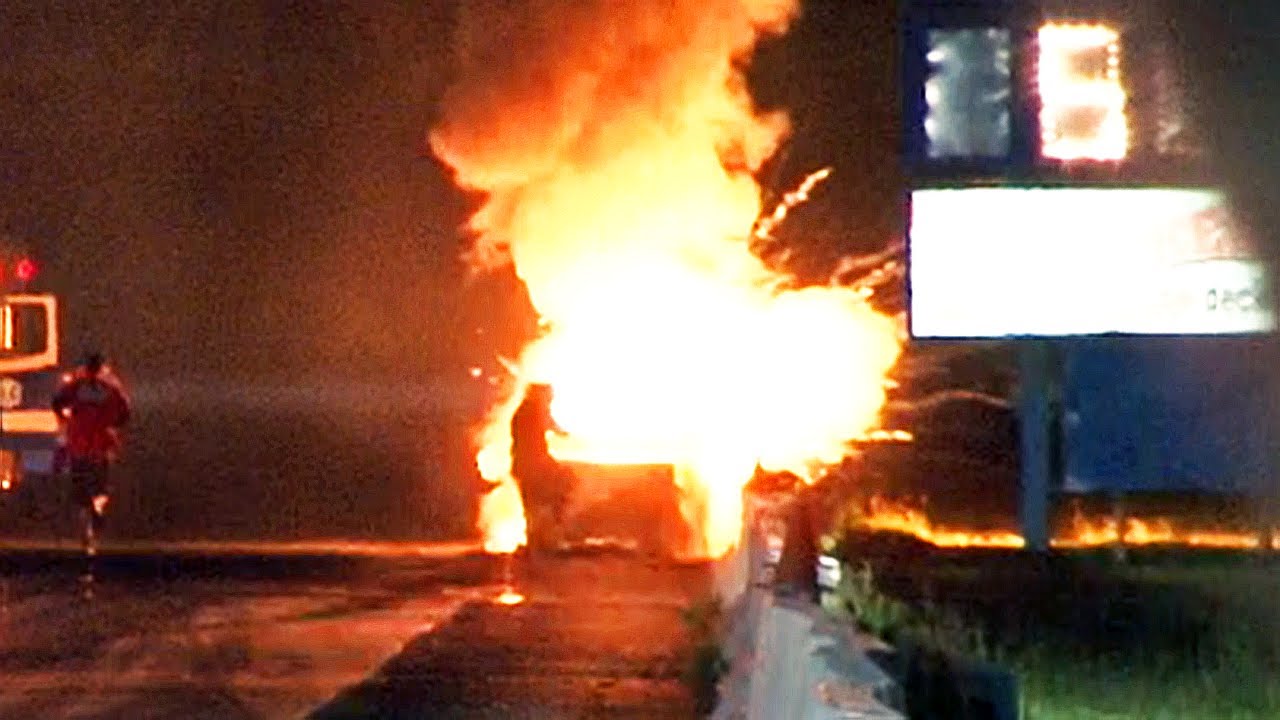 Gary Courtier Pro Mod Nitrous Camaro Huge Fire