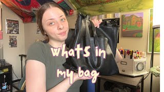 (Realistic) what’s in my bag