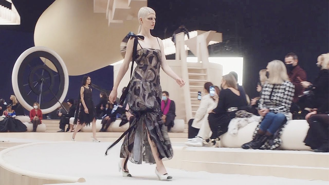 Chanel Spring 2022 Couture Fashion Show