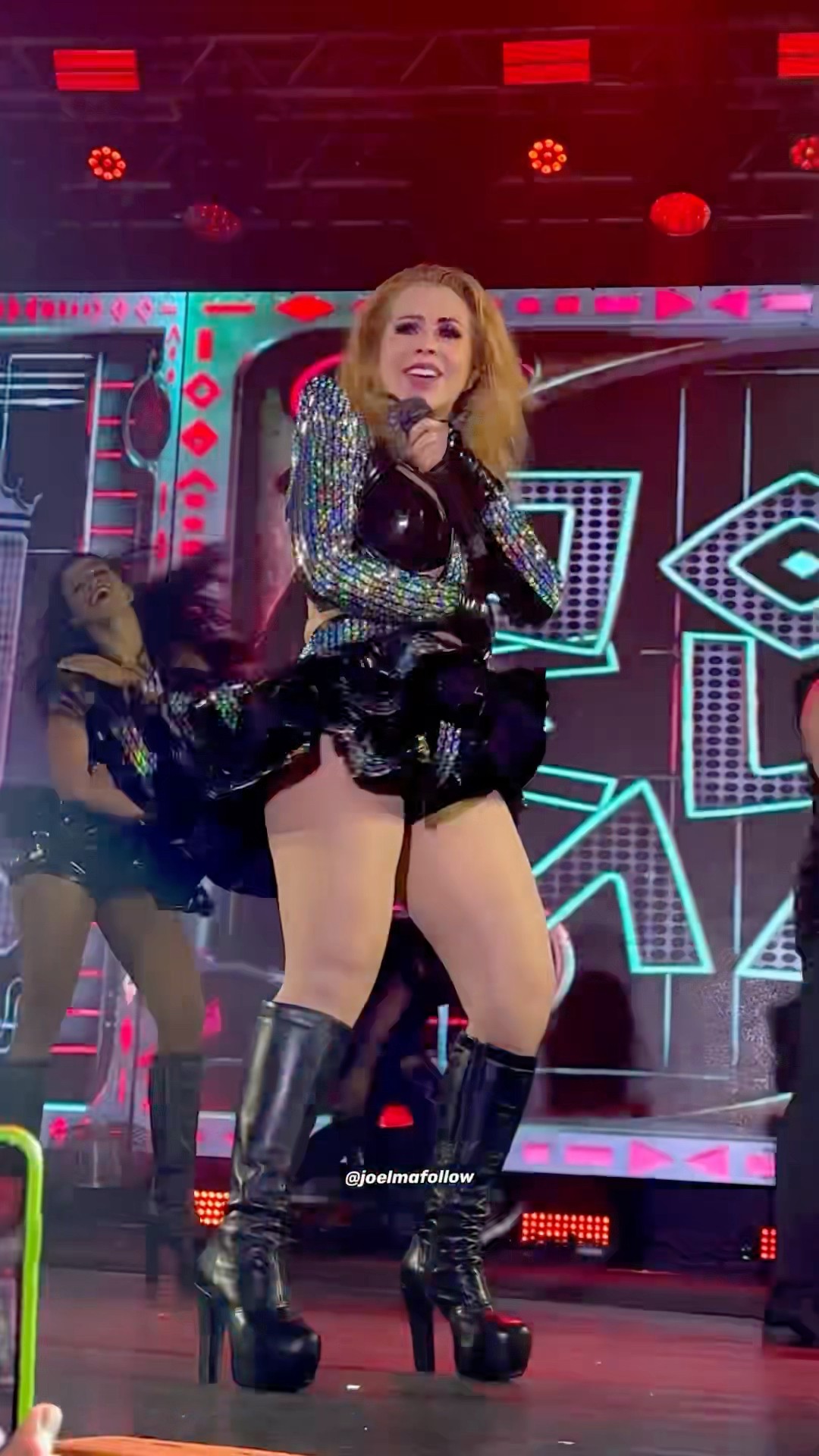 Joelma canta Lágrimas de Amor