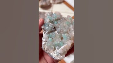 1.5carats GEM SILICA CHRYSOCOLLA Chalcedony Lily Mine Peru ...Chrysocolla chalcedony with malachite