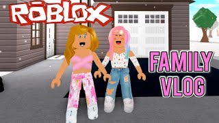 Roblox Family Vlog with Titi & Teen Goldie - New House in Bloxburg