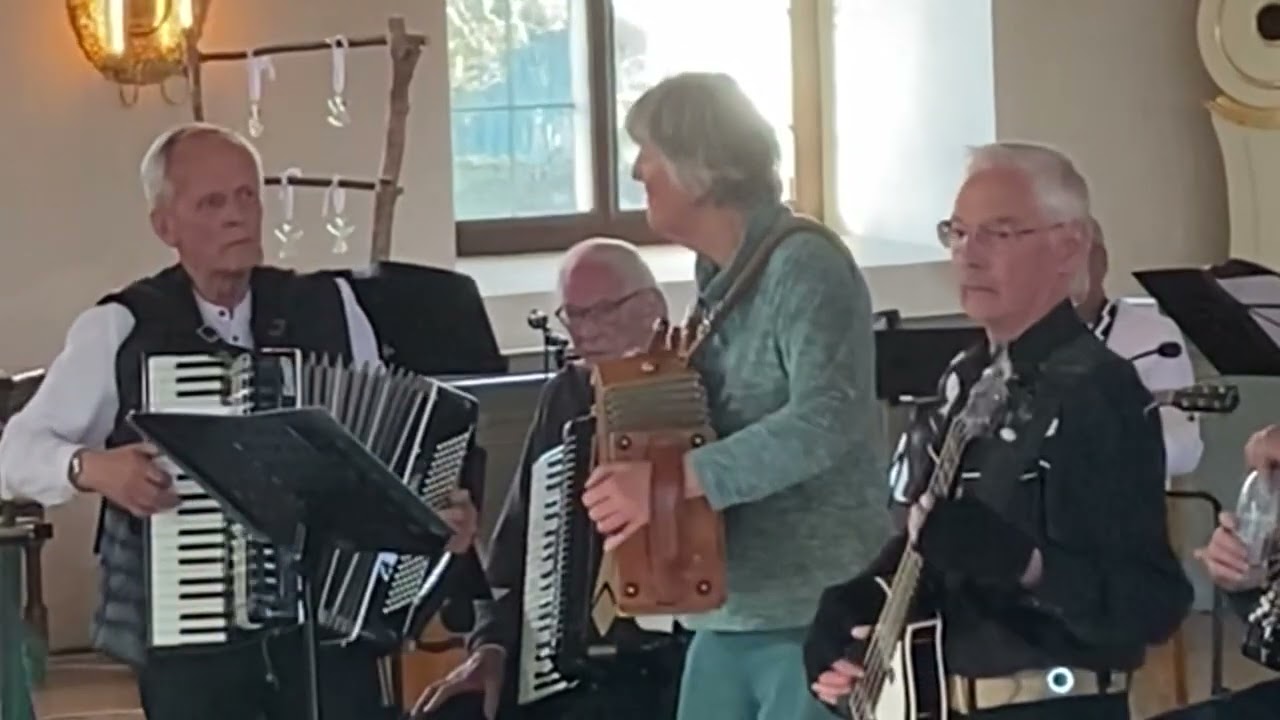 Skönbergavalsen - Bitte, Karl-Johan och Sten - Lenhovda 6 maj 2022 Dragspelsstämma