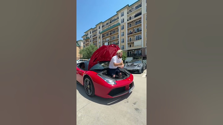 Zbir se crede cu barca in Ferrari 🏎️