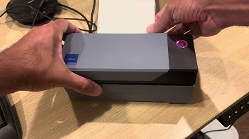 How to reload Rollo Printer with new labels