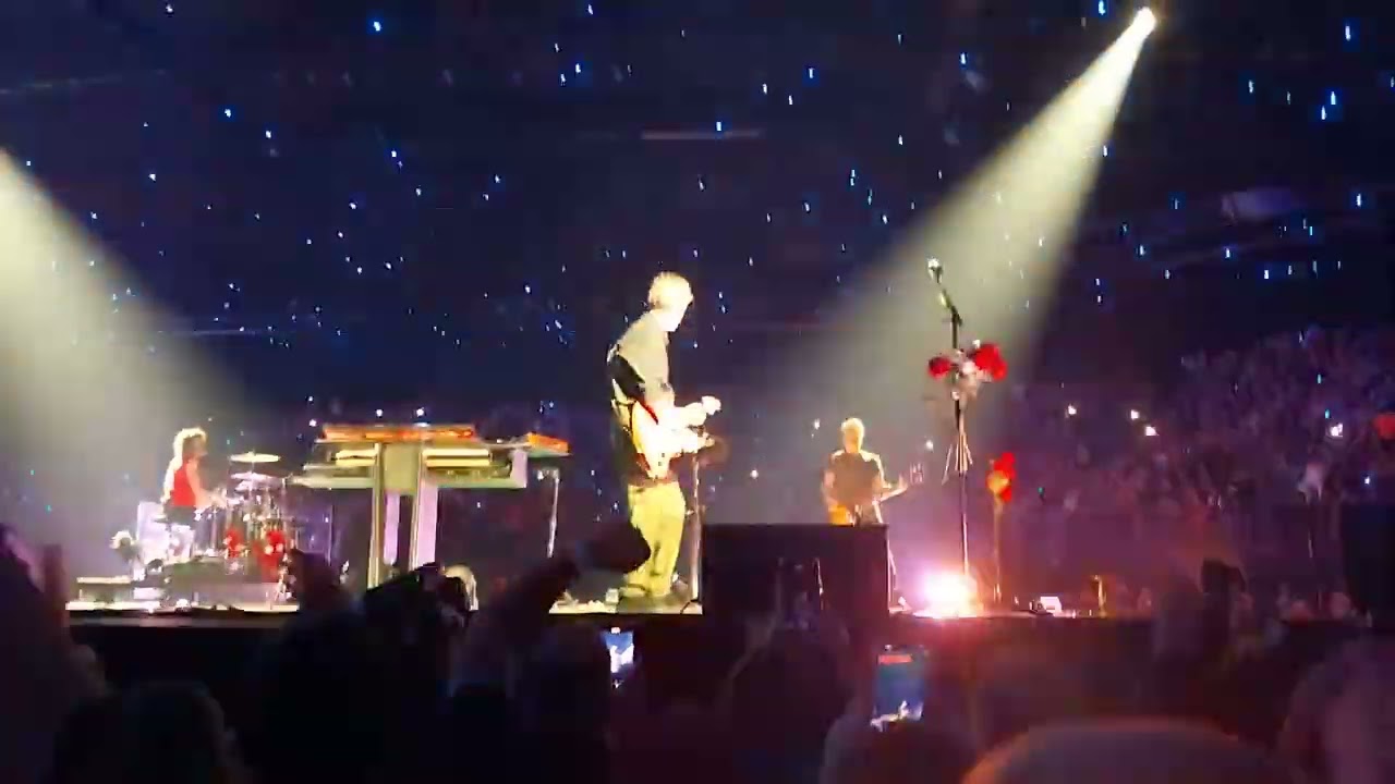 Arena tour Indochine Galaxie  Amnéville 18.02.2025. Electrastar + Canary Bay