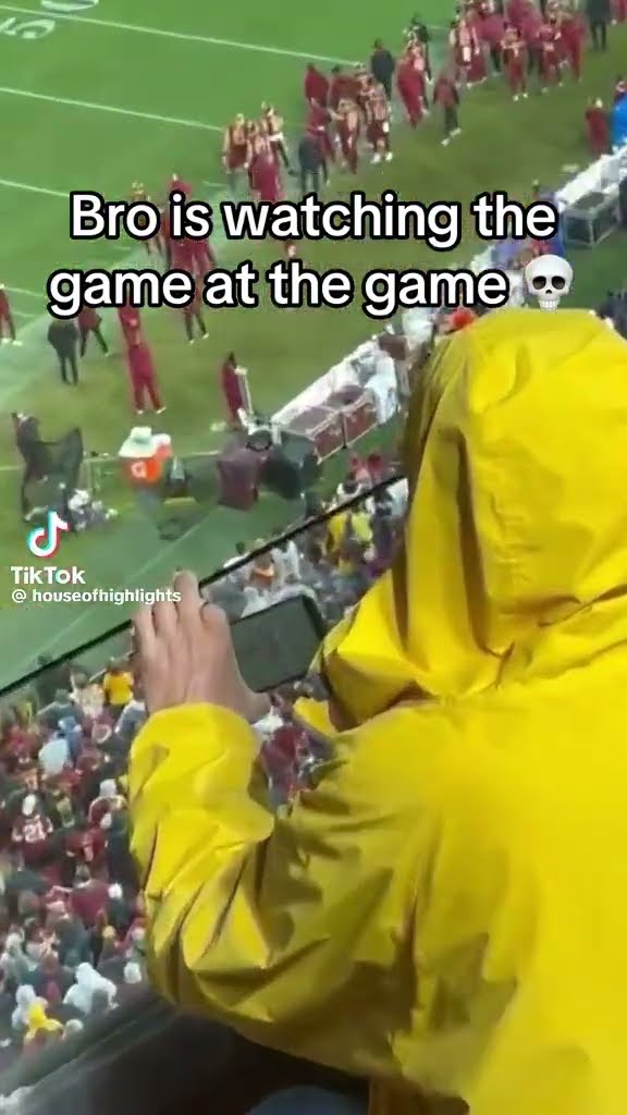 Bro is watching the game at the game #hoodnews #commanders #fan #fans #football #nfl #howto #omg #i
