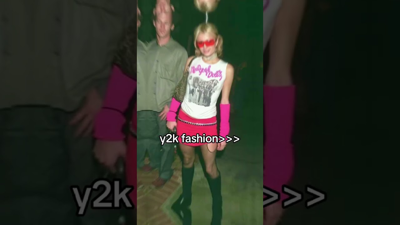 Obsessed with 2000s fashion? Read today’s article for y2k school outfits!