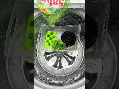 Pine soaked sponges 🙂‍↔️🫧🤍 #laundry #asmr #spongesqueezing #cleaning #satisfying #suds #relaxing