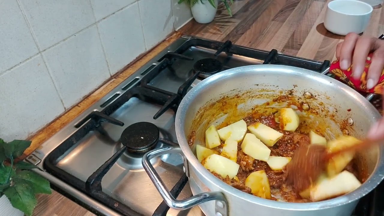 aloo and lamb curry saj cooking