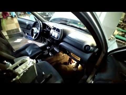 Замена Радиатора Кондиционера Toyota Rav4 2002 года.