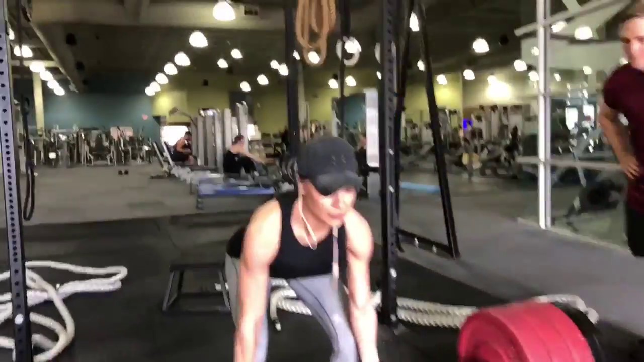 105-pound-girl-deadlifts-505-lbs-youtube