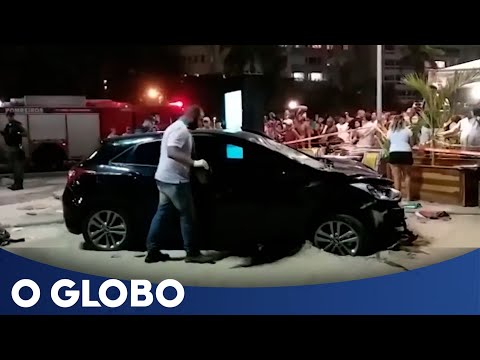 Carro atropela 17 pessoas na Praia de Copacabana
