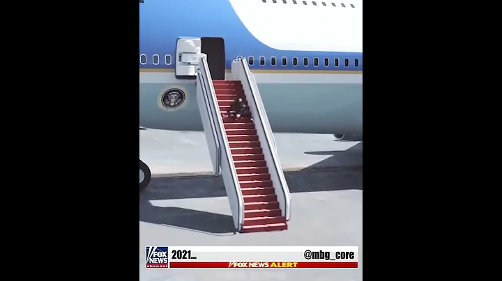 Breaking News! Biden trips off Air-force One! #shorts - DayDayNews